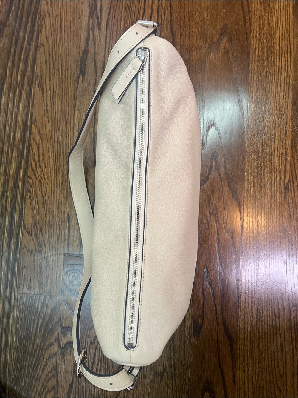 The Horse Cream Leather Shoulder Bag - Picture 8 of 12